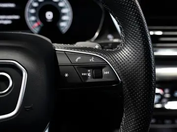 AUDI Q5 50 TDI Sportback S line