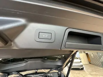 Land Rover Range Rover Velar P250 Velar S MY 2024