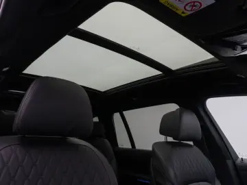 BMW X7 M60i xD Panorama 360  HUD DAB H K SoftCL22