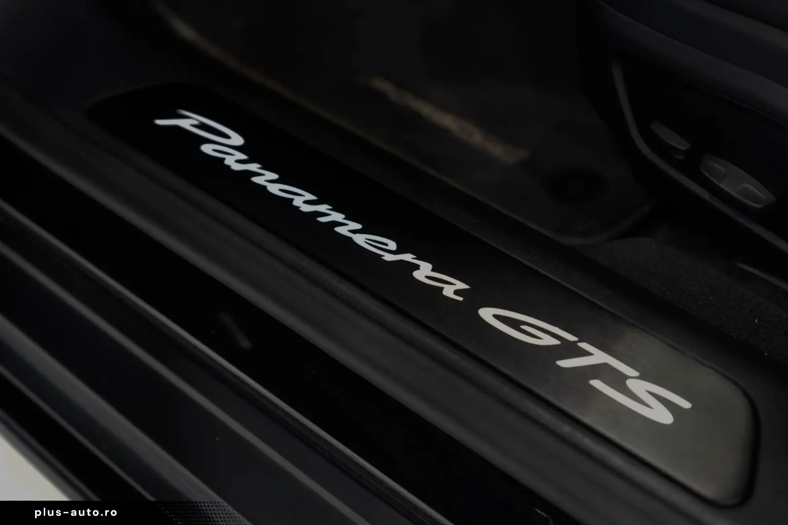 PORSCHE Panamera GTS PANO BOSE MASSAGE SOFT-CLOSE HUD