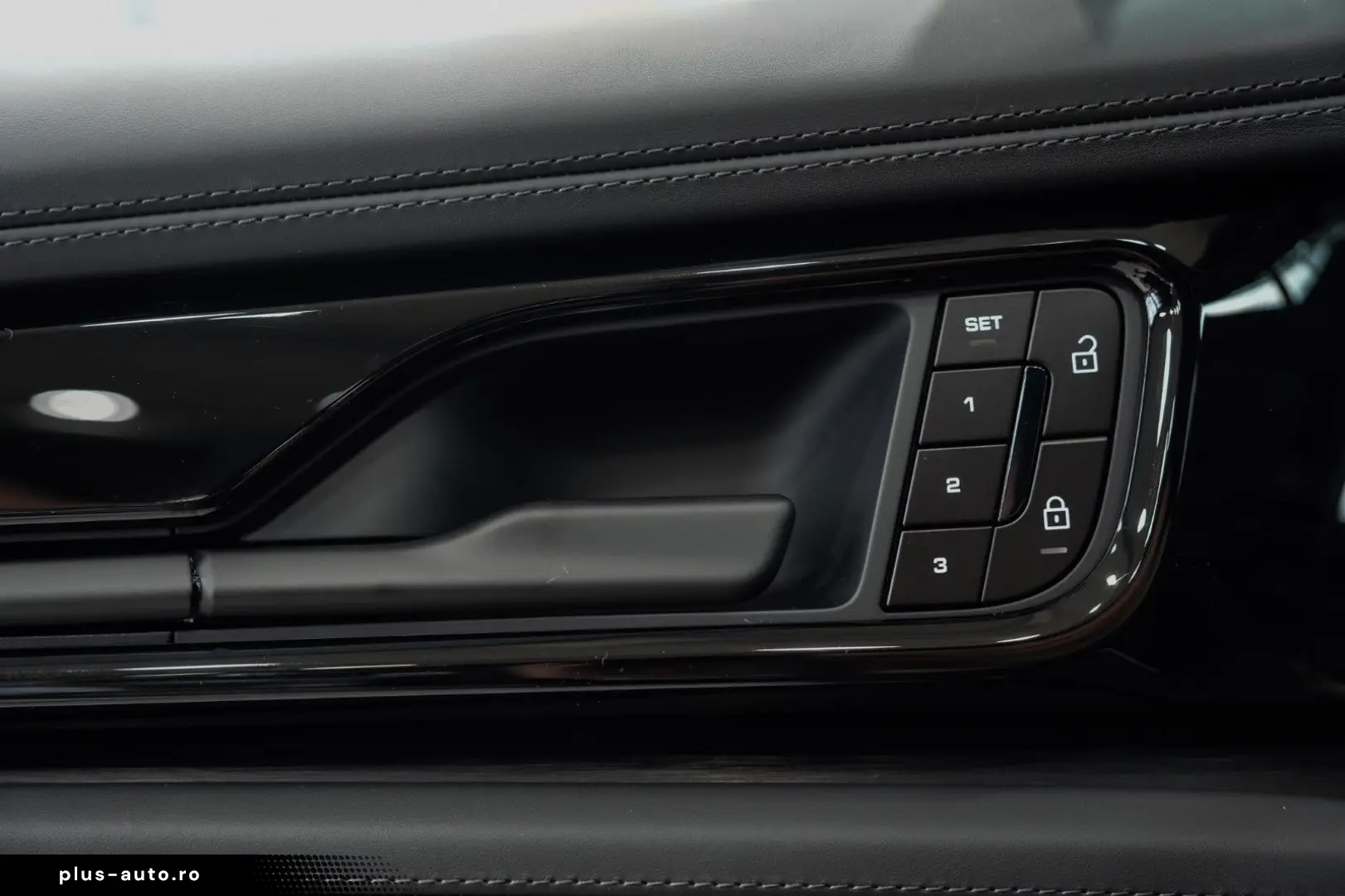 PORSCHE Panamera GTS PANO BOSE MASSAGE SOFT-CLOSE HUD