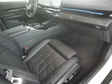 BMW 520 d M Sport AHK HUD STAHZ LED SOUND