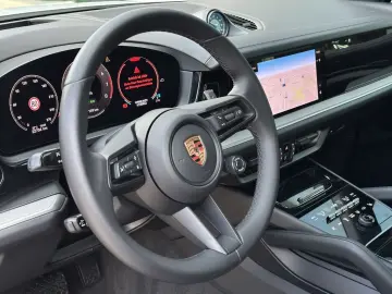 PORSCHE Cayenne E-Hybrid PANO BOSE PASM AHK