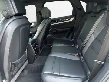 PORSCHE Cayenne E-Hybrid PANO BOSE PASM AHK