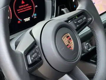 PORSCHE Cayenne E-Hybrid PANO BOSE PASM AHK
