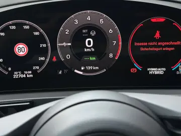 PORSCHE Cayenne E-Hybrid PANO BOSE PASM AHK