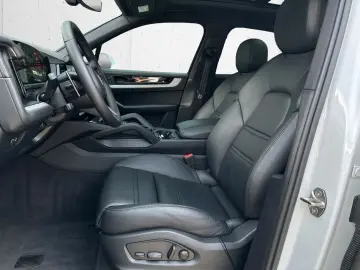 PORSCHE Cayenne E-Hybrid PANO BOSE PASM AHK