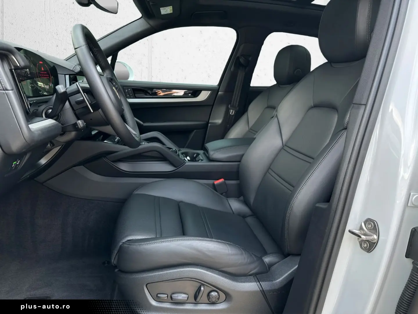 PORSCHE Cayenne E-Hybrid PANO BOSE PASM AHK