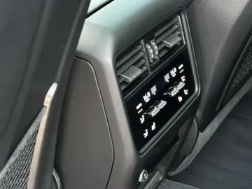 PORSCHE Cayenne E-Hybrid PANO BOSE PASM AHK