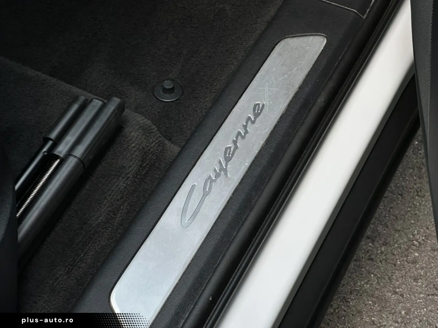 PORSCHE Cayenne E-Hybrid PANO BOSE PASM AHK
