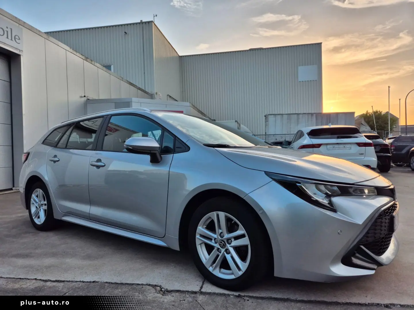 TOYOTA Corolla SW 1.8i   HYBRID   89.685 KM !! 2023 !!