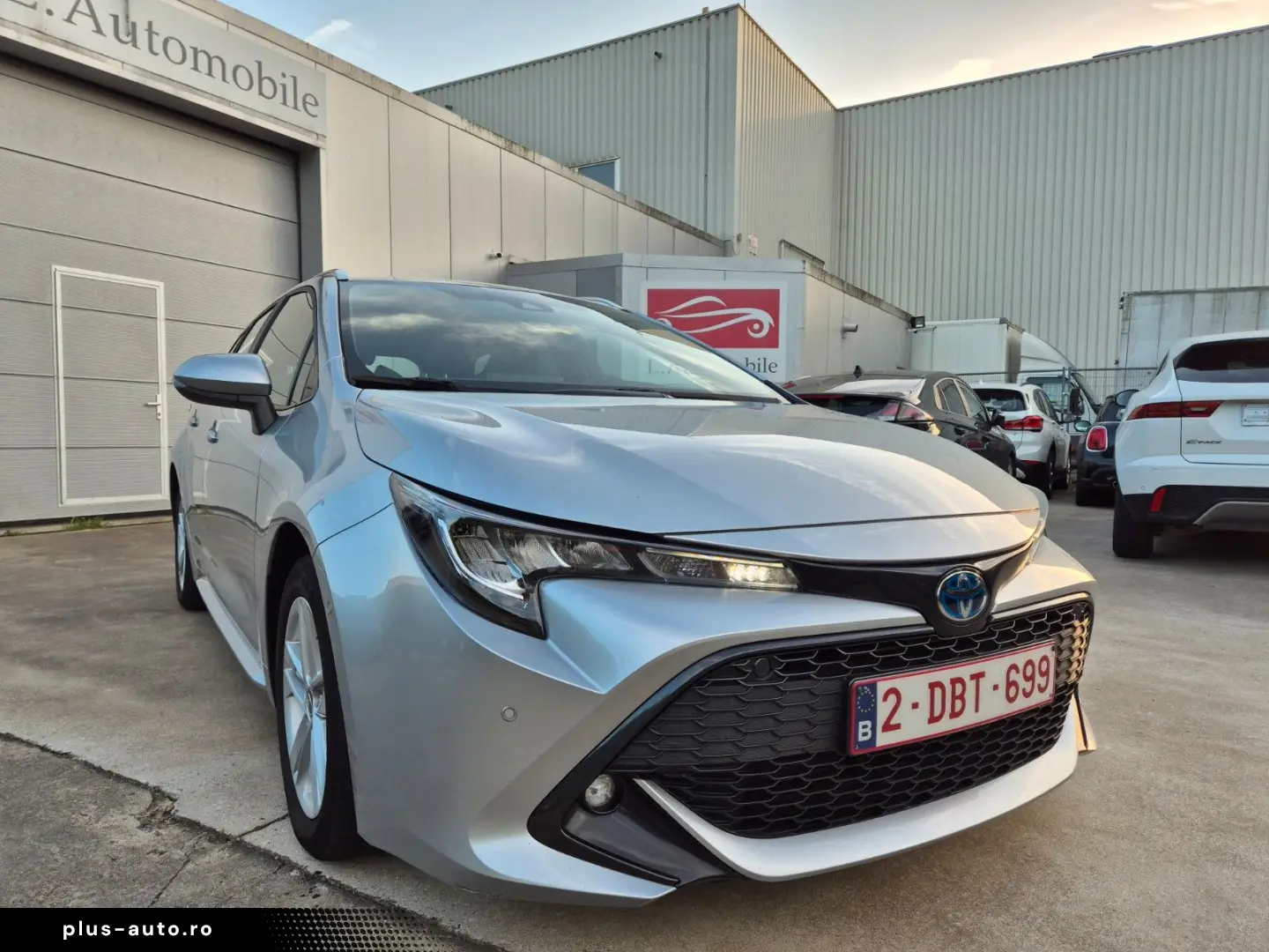 TOYOTA Corolla SW 1.8i   HYBRID   89.685 KM !! 2023 !!