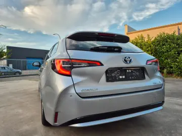 TOYOTA Corolla SW 1.8i   HYBRID   89.685 KM !! 2023 !!