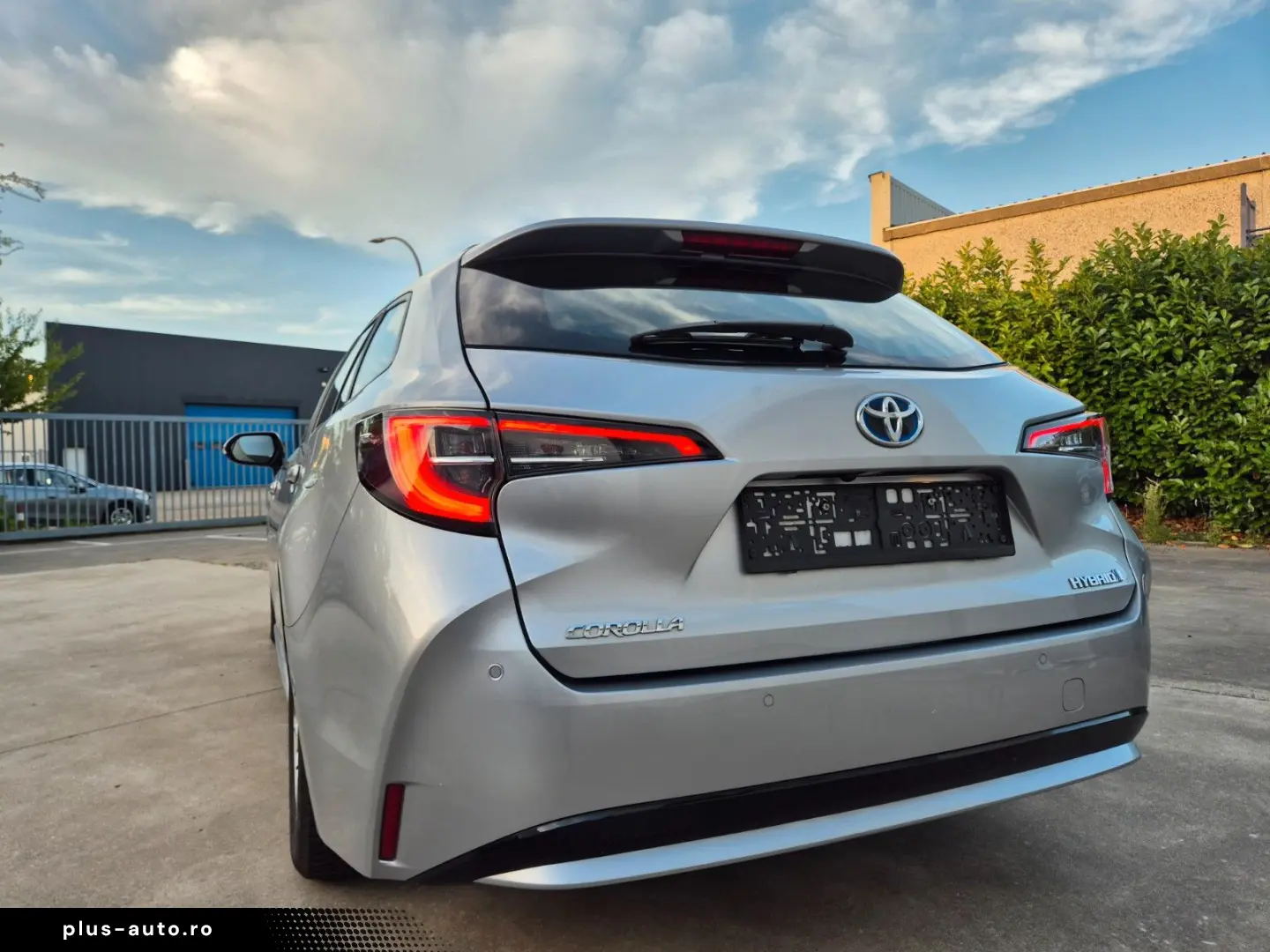TOYOTA Corolla SW 1.8i   HYBRID   89.685 KM !! 2023 !!