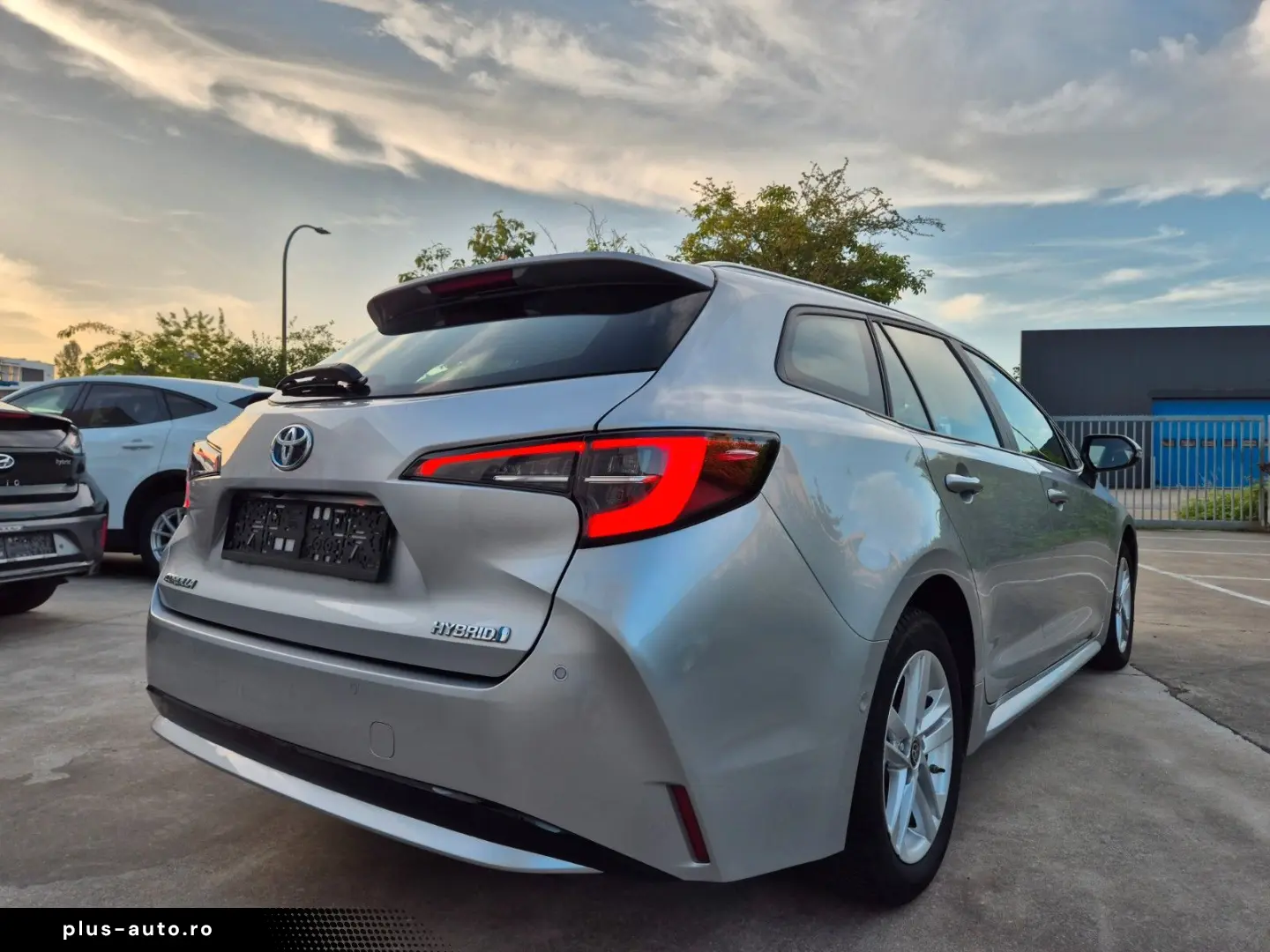 TOYOTA Corolla SW 1.8i   HYBRID   89.685 KM !! 2023 !!
