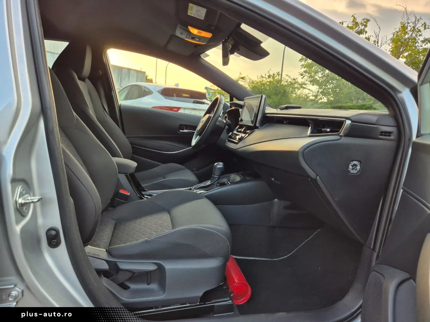 TOYOTA Corolla SW 1.8i   HYBRID   89.685 KM !! 2023 !!