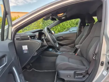 TOYOTA Corolla SW 1.8i   HYBRID   89.685 KM !! 2023 !!
