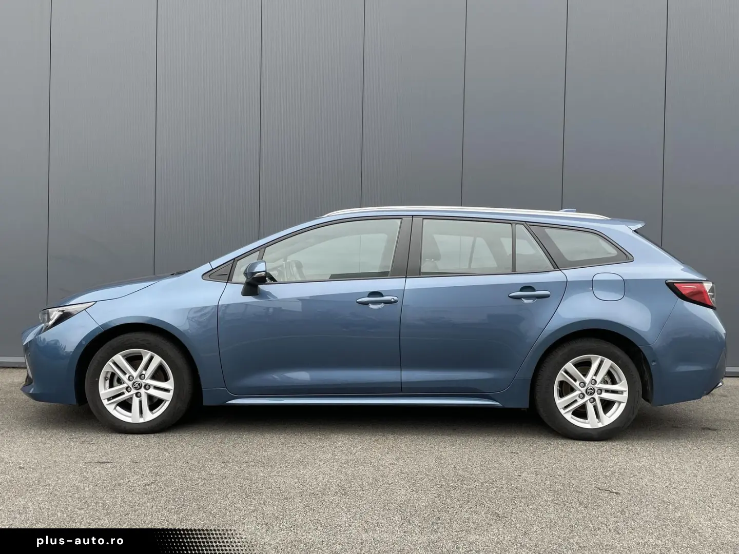 TOYOTA Corolla Touring Sports 1.8 Dynamic e-CVT Busines