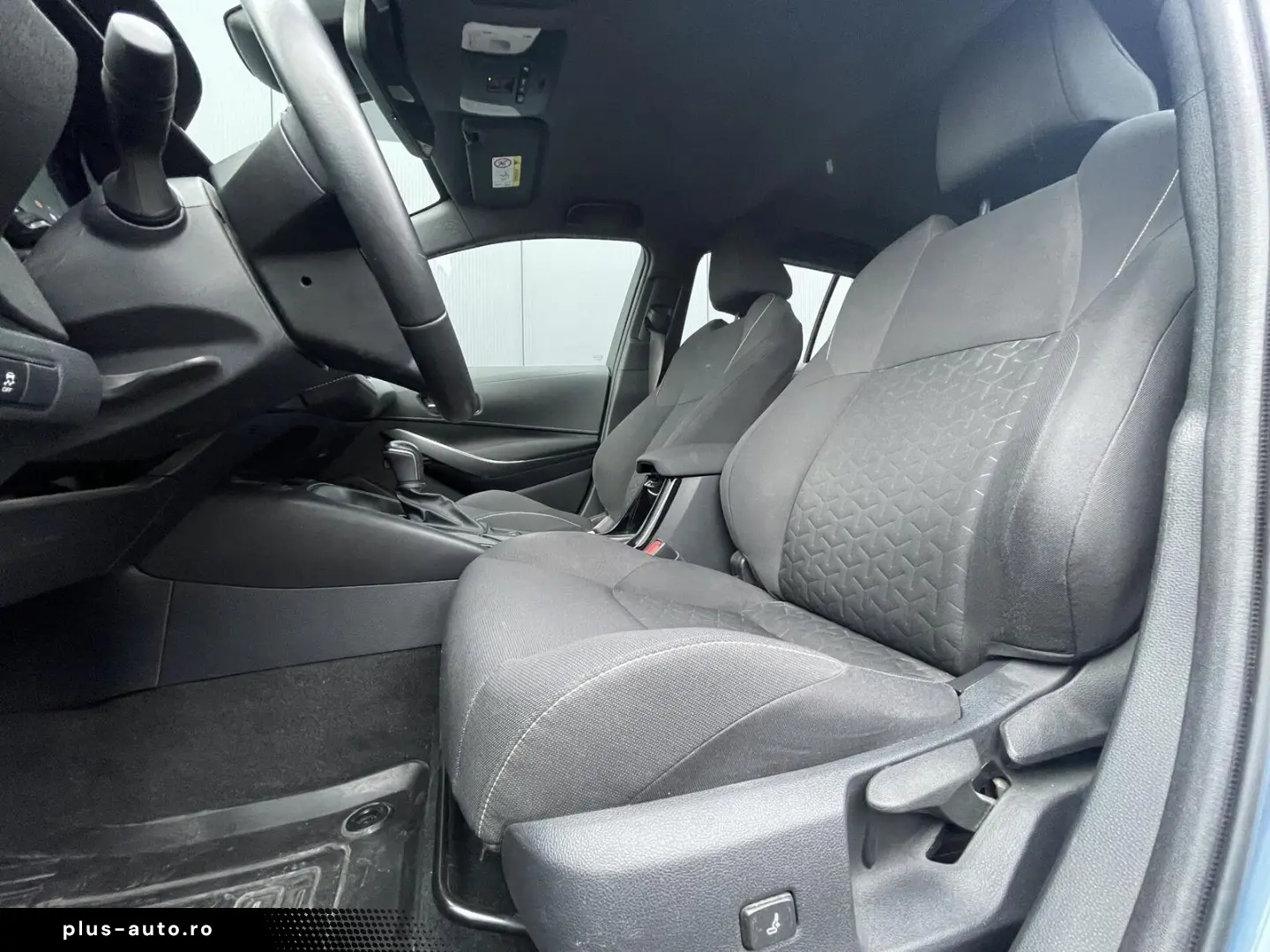 TOYOTA Corolla Touring Sports 1.8 Dynamic e-CVT Busines