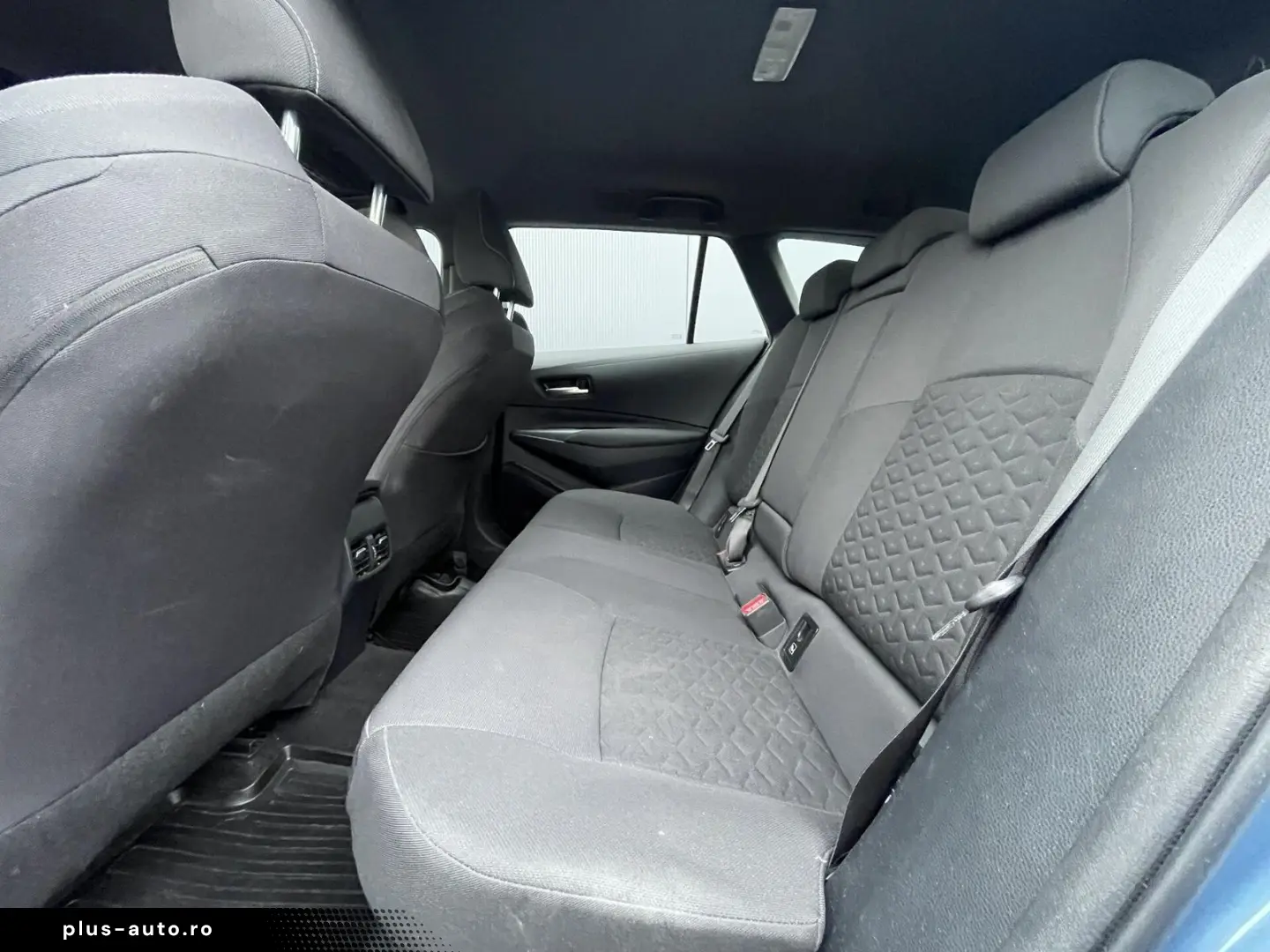 TOYOTA Corolla Touring Sports 1.8 Dynamic e-CVT Busines