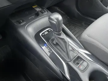 TOYOTA Corolla Touring Sports 1.8 Dynamic e-CVT Busines
