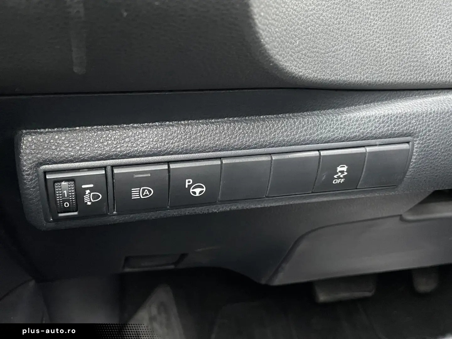 TOYOTA Corolla Touring Sports 1.8 Dynamic e-CVT Busines