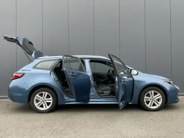 TOYOTA Corolla Touring Sports 1.8 Dynamic e-CVT Busines