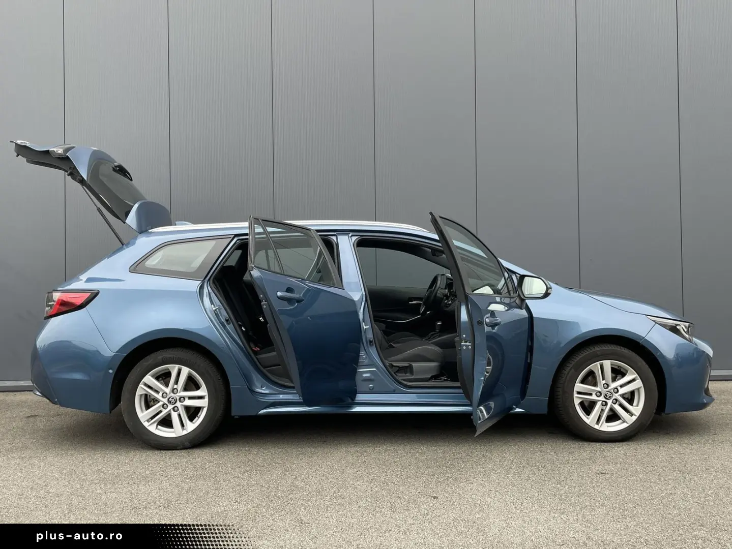 TOYOTA Corolla Touring Sports 1.8 Dynamic e-CVT Busines