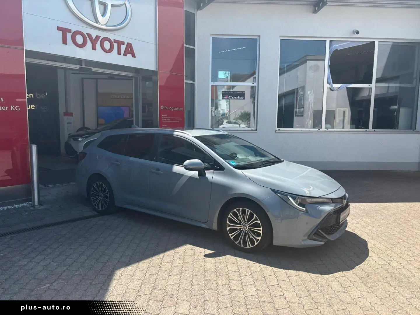 TOYOTA Corolla Touring Sports Hybrid Team D