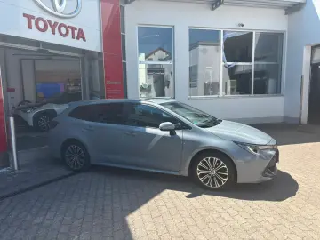TOYOTA Corolla Touring Sports Hybrid Team D