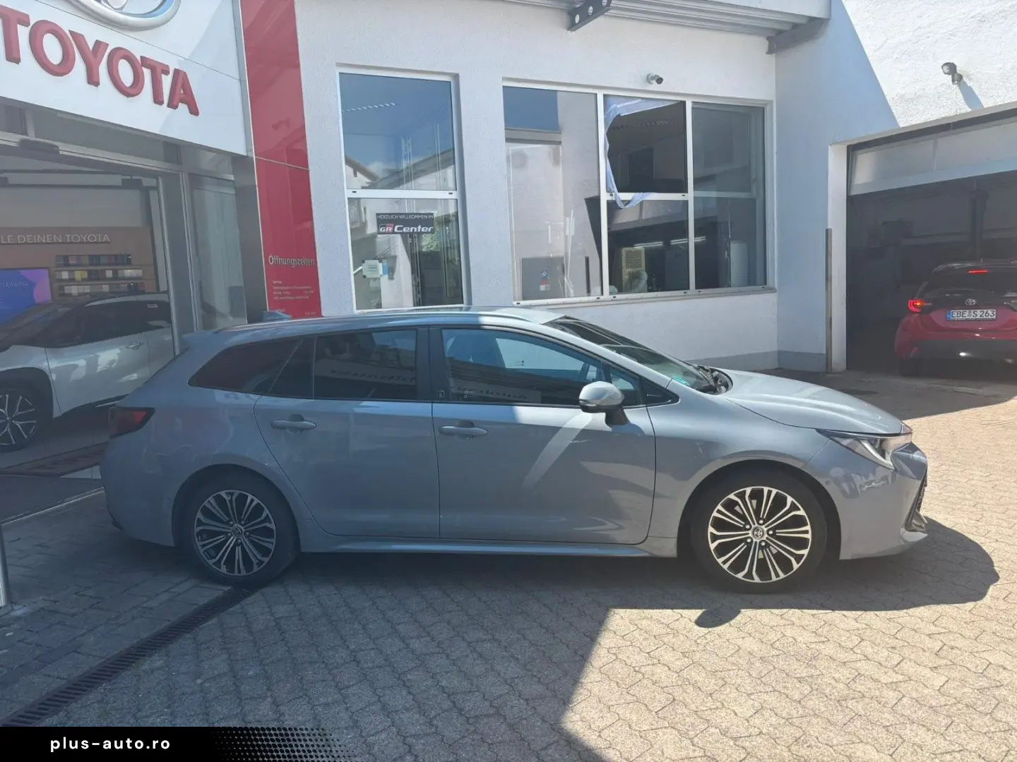 TOYOTA Corolla Touring Sports Hybrid Team D
