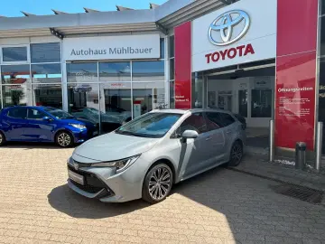 TOYOTA Corolla Touring Sports Hybrid Team D