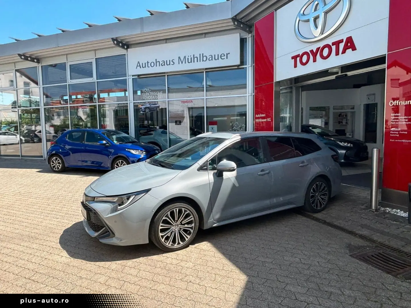 TOYOTA Corolla Touring Sports Hybrid Team D
