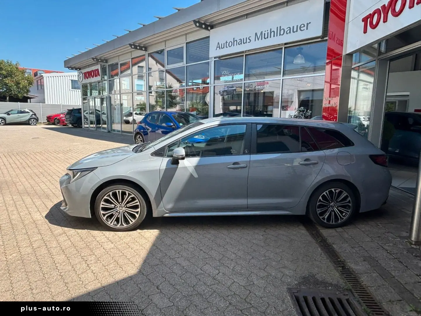 TOYOTA Corolla Touring Sports Hybrid Team D