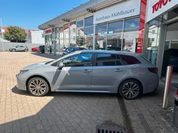 TOYOTA Corolla Touring Sports Hybrid Team D
