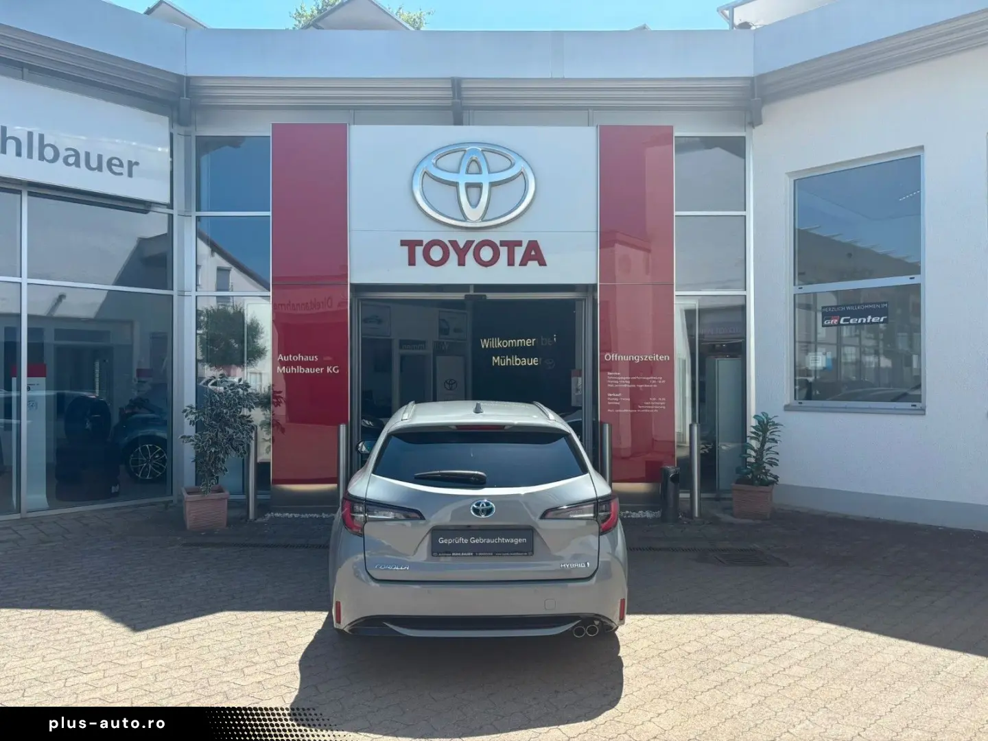 TOYOTA Corolla Touring Sports Hybrid Team D