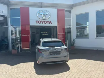 TOYOTA Corolla Touring Sports Hybrid Team D