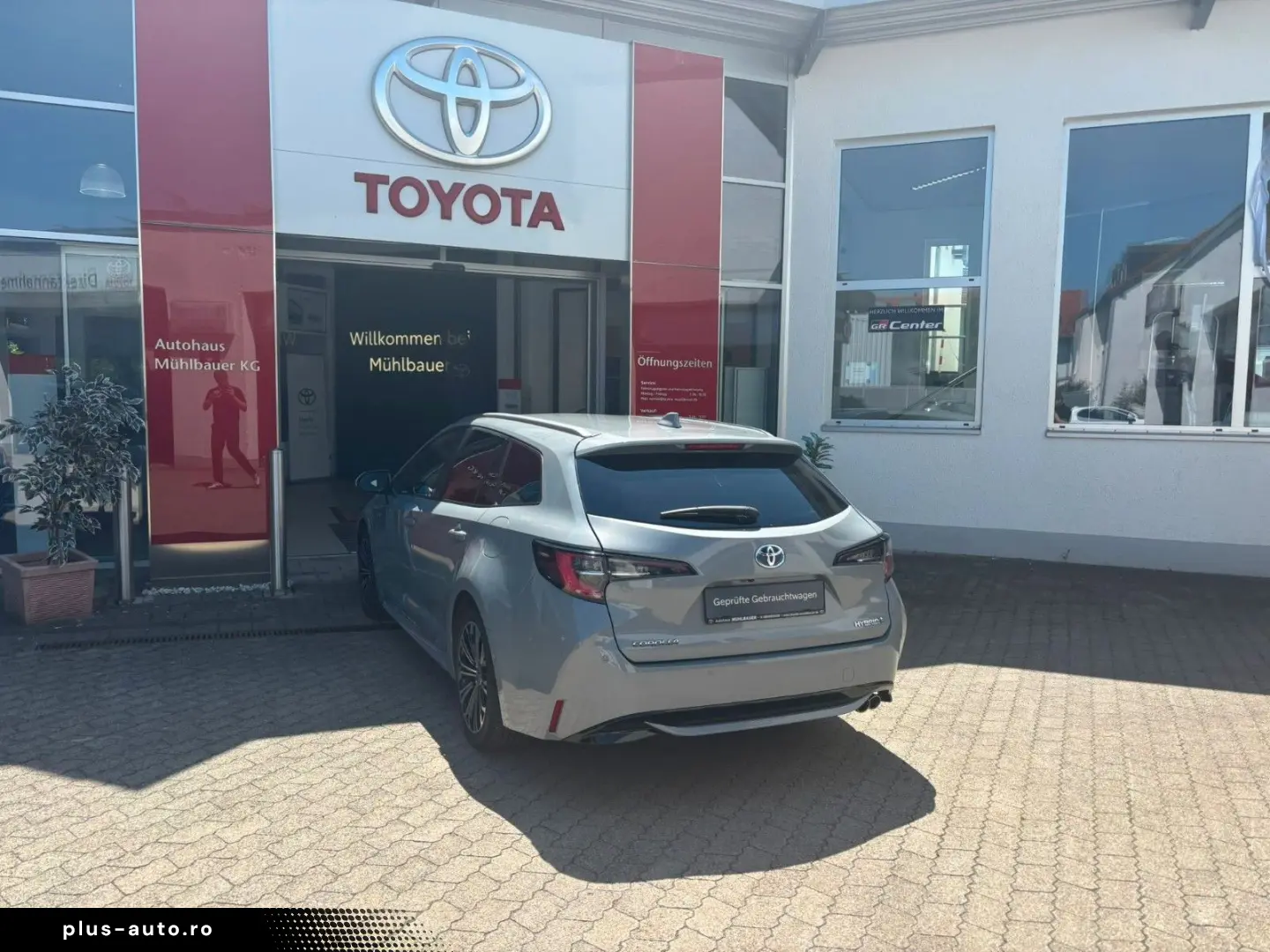 TOYOTA Corolla Touring Sports Hybrid Team D