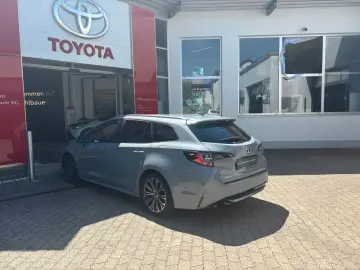 TOYOTA Corolla Touring Sports Hybrid Team D