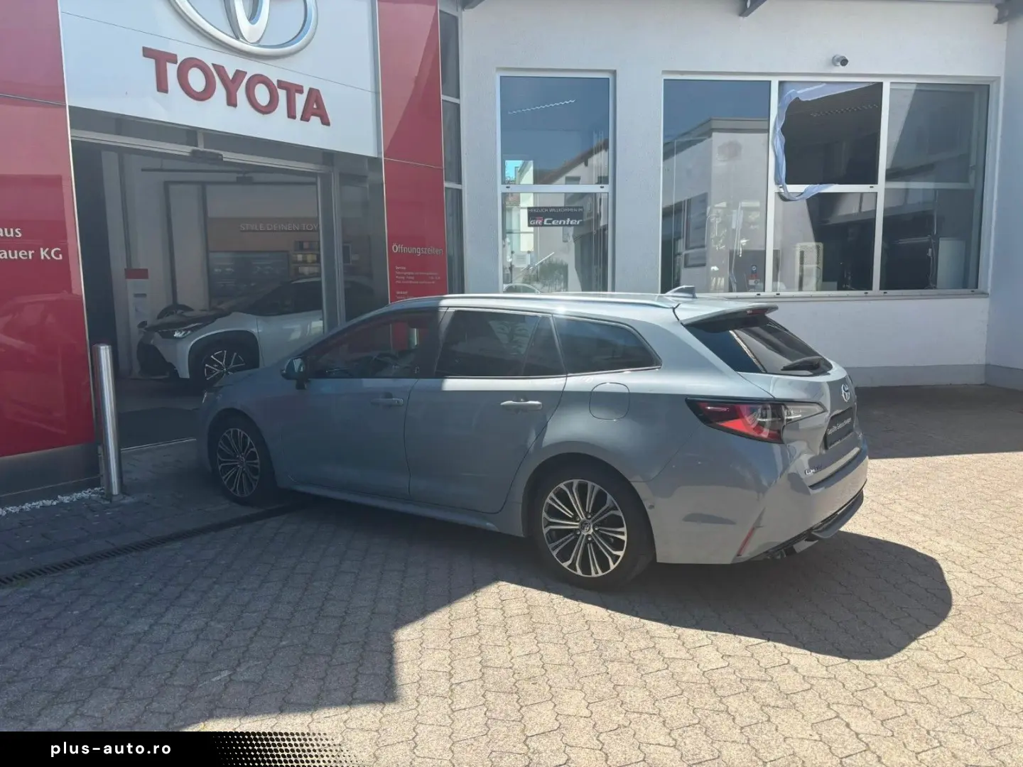 TOYOTA Corolla Touring Sports Hybrid Team D