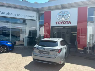 TOYOTA Corolla Touring Sports Hybrid Team D