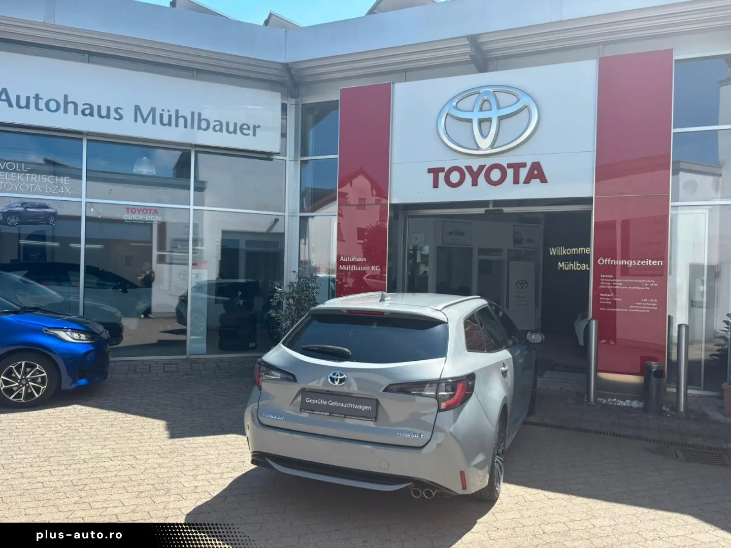 TOYOTA Corolla Touring Sports Hybrid Team D