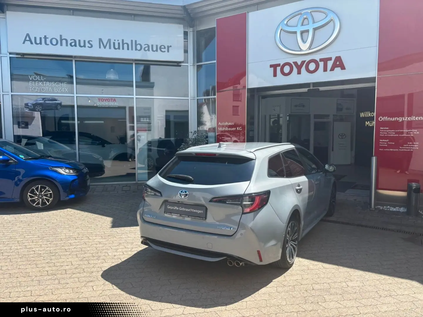 TOYOTA Corolla Touring Sports Hybrid Team D