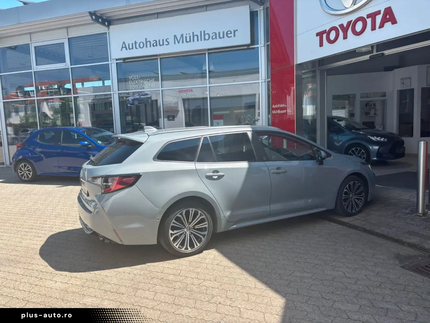 TOYOTA Corolla Touring Sports Hybrid Team D
