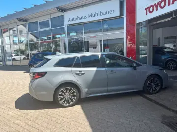 TOYOTA Corolla Touring Sports Hybrid Team D
