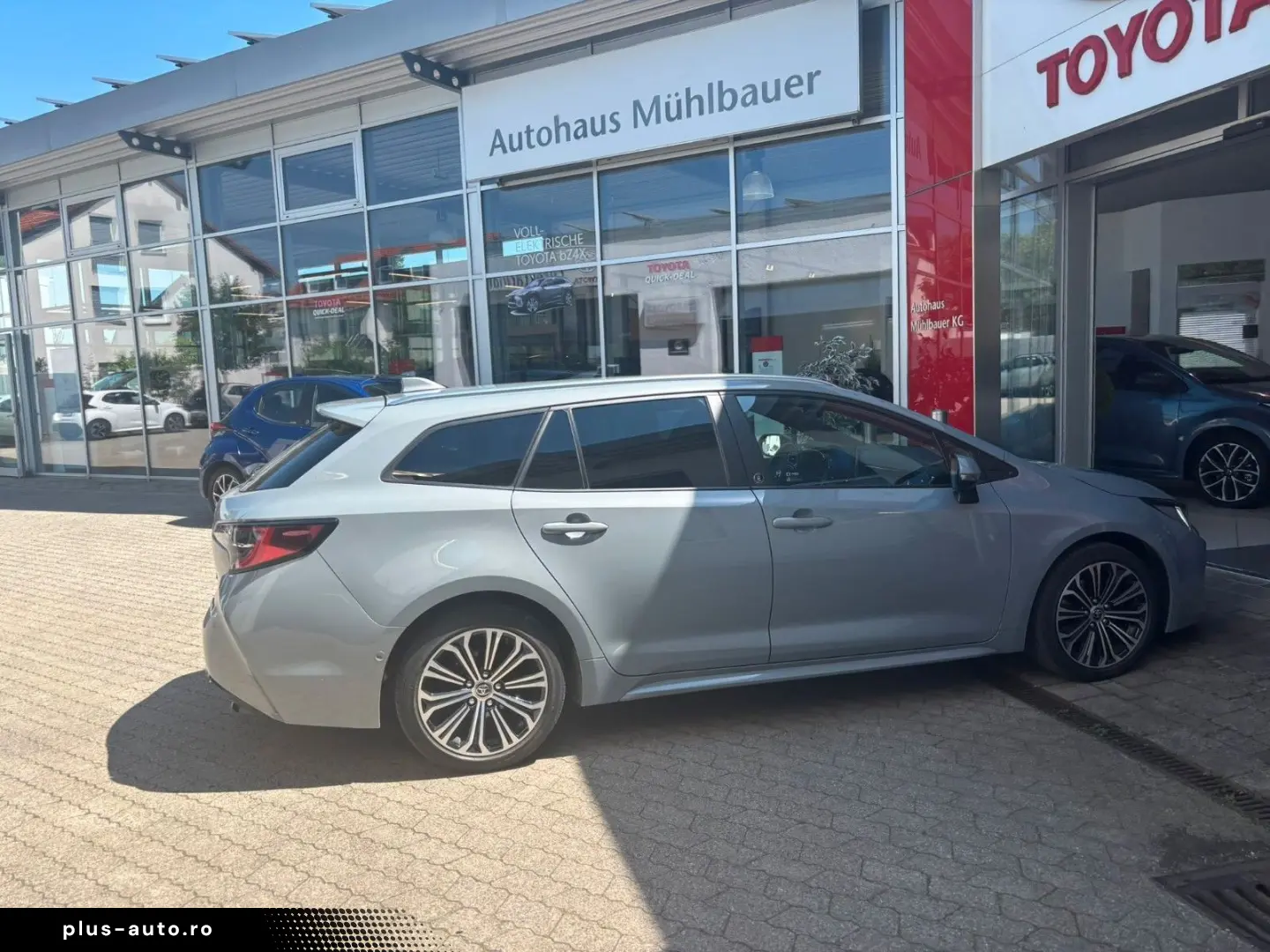 TOYOTA Corolla Touring Sports Hybrid Team D
