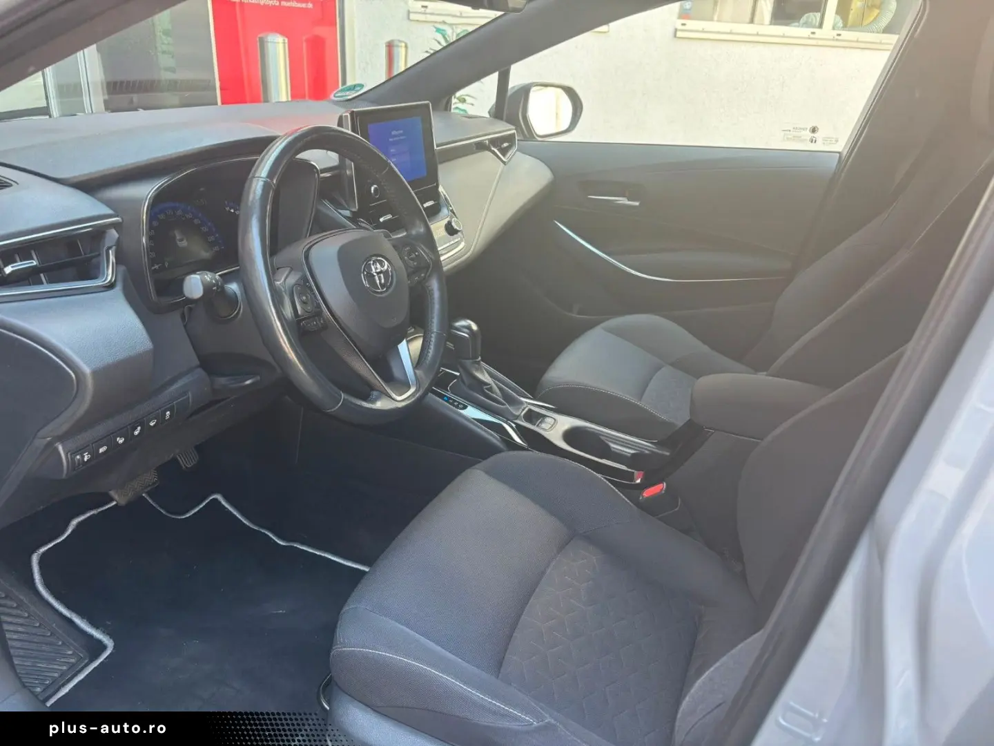 TOYOTA Corolla Touring Sports Hybrid Team D