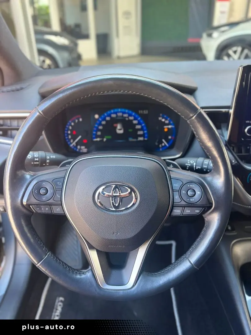 TOYOTA Corolla Touring Sports Hybrid Team D