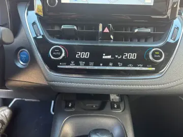 TOYOTA Corolla Touring Sports Hybrid Team D