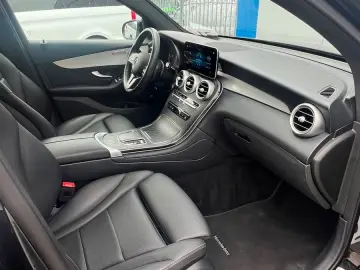 MERCEDES-BENZ GLC 200 COUPE 48V 4M AMG 19  COMAND KAMERA LED
